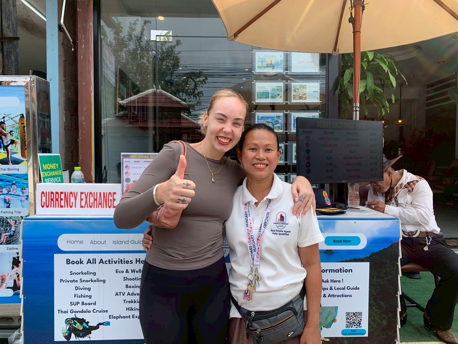 Welcome Emily Srichala, a renowned TikTok influencer with over 1 million followers and more than 26.9 million likes, to our tour office in Kai Bae, Koh Chang